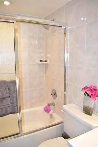 9541 Sunrise Lakes Blvd 204, Sunrise, FL 33322