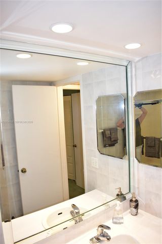 9541 Sunrise Lakes Blvd 204, Sunrise, FL 33322