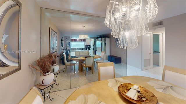 9541 Sunrise Lakes Blvd 204, Sunrise, FL 33322