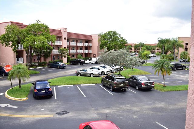 9541 Sunrise Lakes Blvd 204, Sunrise, FL 33322