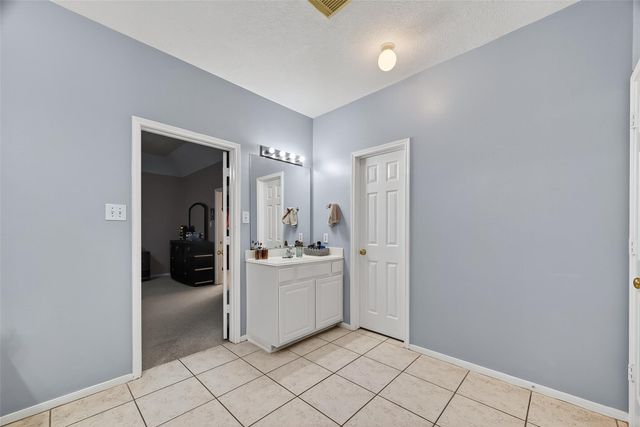 15527 Seminole Canyon Drive, Sugar Land, TX 77498
