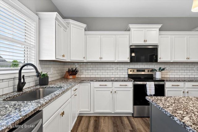 7007 Patriot Ct, Charlestown, IN 47111