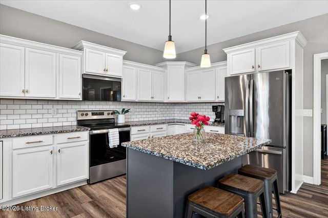 7007 Patriot Ct, Charlestown, IN 47111