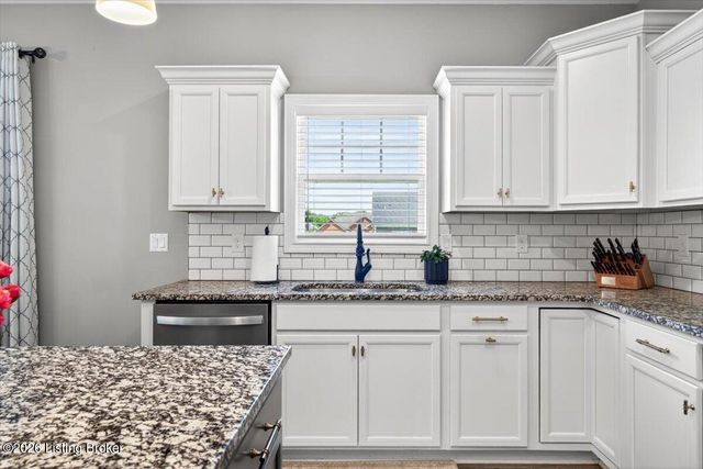 7007 Patriot Ct, Charlestown, IN 47111
