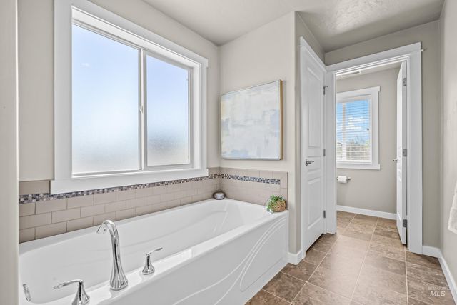 9644 W Goldenpond Ct, Boise, ID 83709