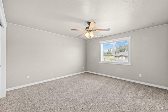 9644 W Goldenpond Ct, Boise, ID 83709