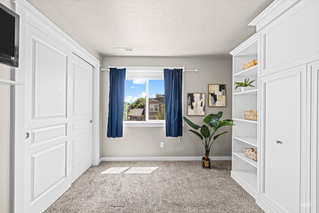 9644 W Goldenpond Ct, Boise, ID 83709