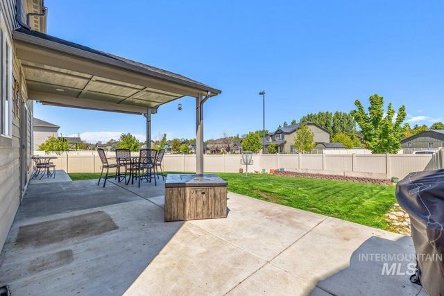 9644 W Goldenpond Ct, Boise, ID 83709