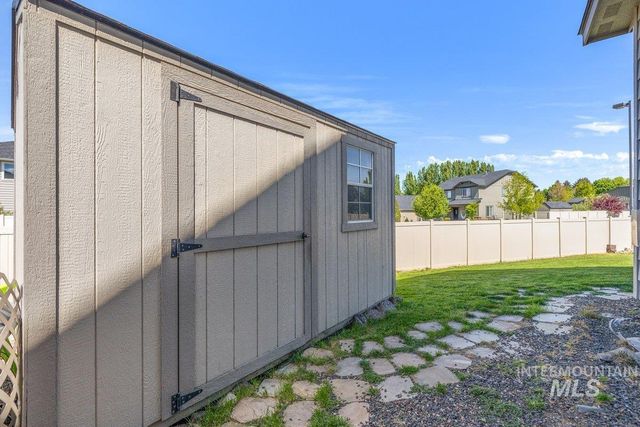 9644 W Goldenpond Ct, Boise, ID 83709