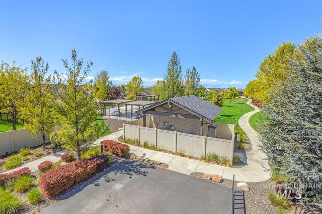 9644 W Goldenpond Ct, Boise, ID 83709