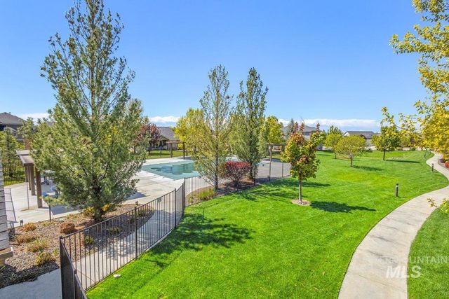 9644 W Goldenpond Ct, Boise, ID 83709