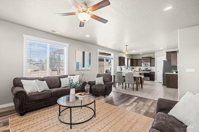 9644 W Goldenpond Ct, Boise, ID 83709