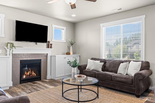 9644 W Goldenpond Ct, Boise, ID 83709