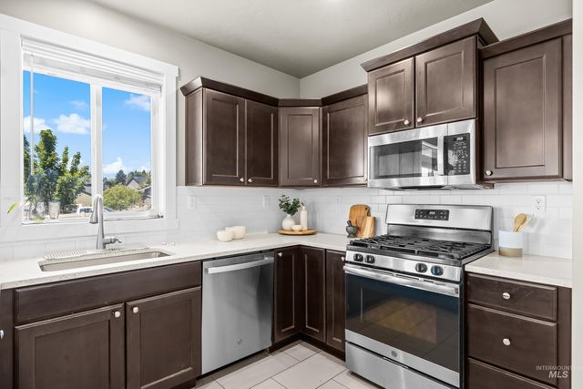 9644 W Goldenpond Ct, Boise, ID 83709