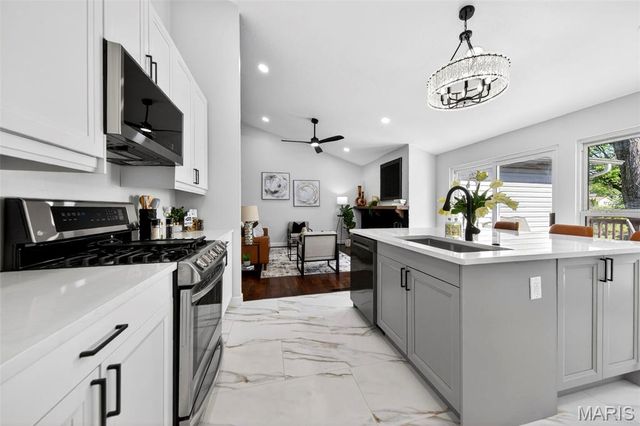 11840 Gold Leaf Drive, Maryland Heights, MO 63146
