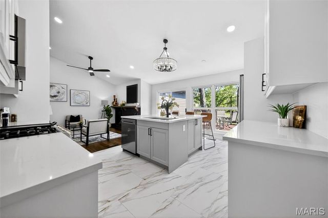 11840 Gold Leaf Drive, Maryland Heights, MO 63146