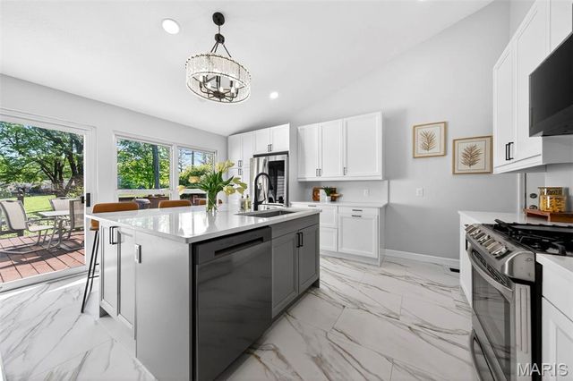 11840 Gold Leaf Drive, Maryland Heights, MO 63146