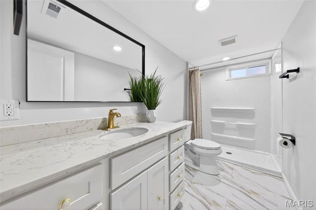 11840 Gold Leaf Drive, Maryland Heights, MO 63146