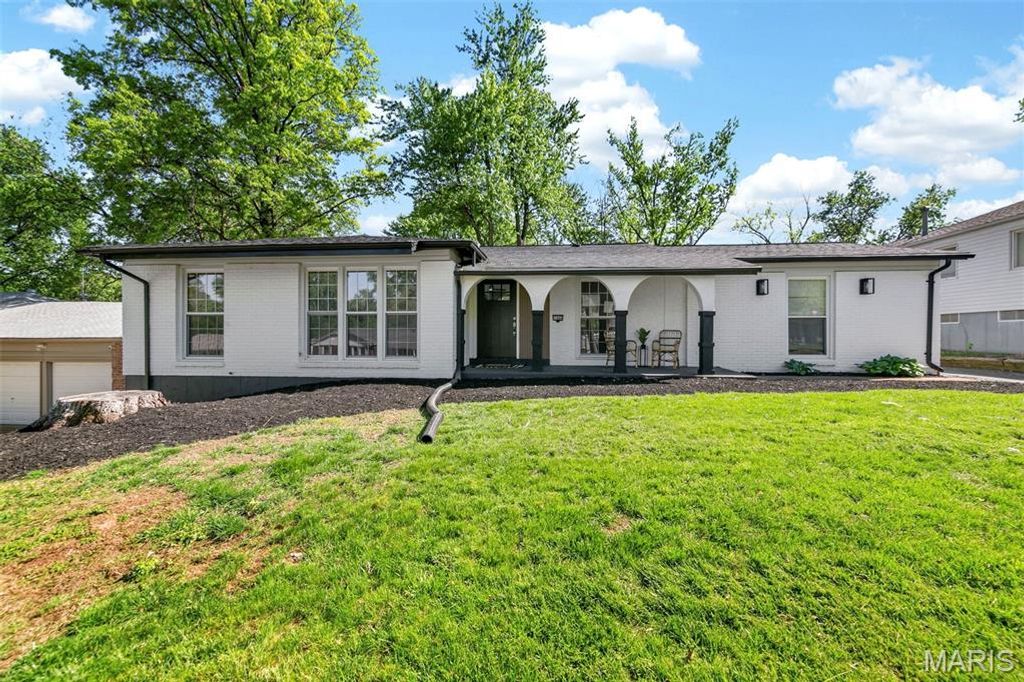11840 Gold Leaf Drive, Maryland Heights, MO 63146
