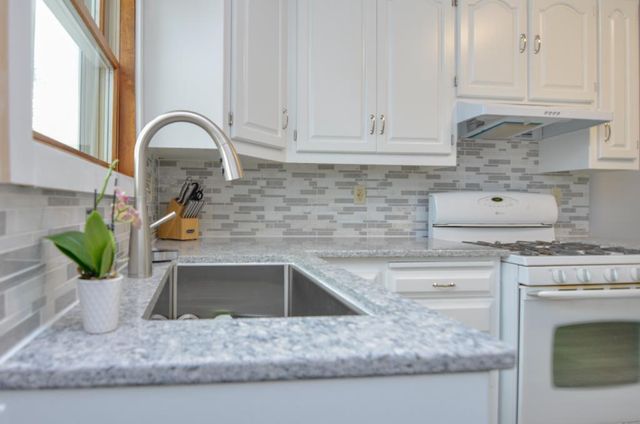 3672 FINGER ROAD, Green Bay, WI 54311