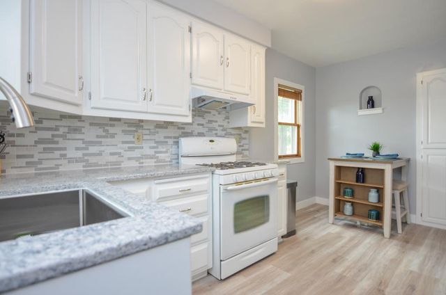 3672 FINGER ROAD, Green Bay, WI 54311