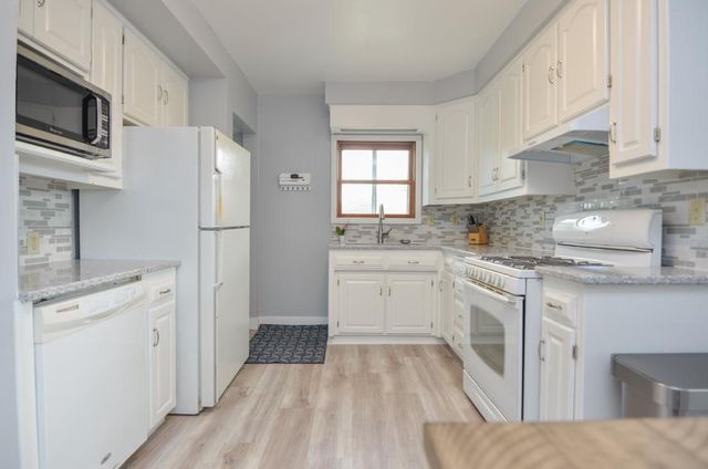 3672 FINGER ROAD, Green Bay, WI 54311