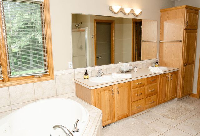 11734 Lindy Court, Rockford, MI 49341