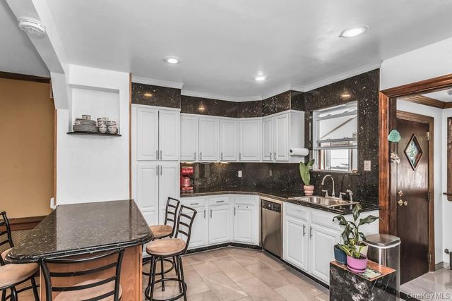 7822 79th Place, Glendale, NY 11385