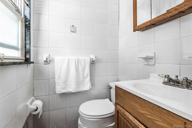 7822 79th Place, Glendale, NY 11385