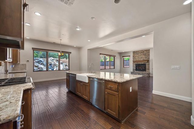 1950 Vista Cielo Dr, Newcastle, CA 95658