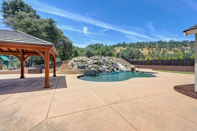 1950 Vista Cielo Dr, Newcastle, CA 95658
