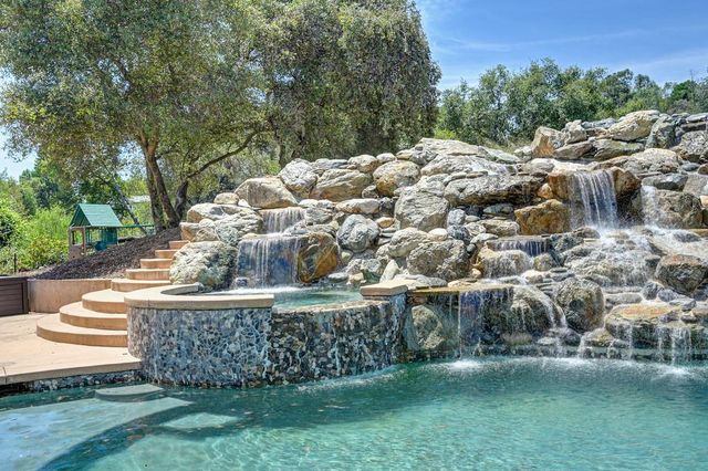 1950 Vista Cielo Dr, Newcastle, CA 95658