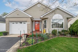 102 Canterbury Lane, Toms River, NJ 08757