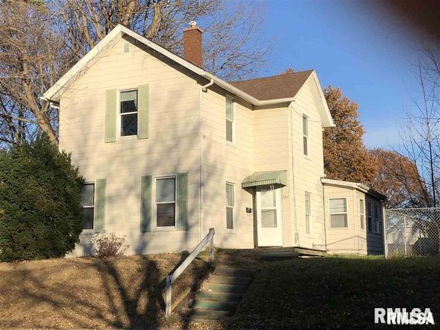 2307 FARNAM Street, Davenport, IA 52803