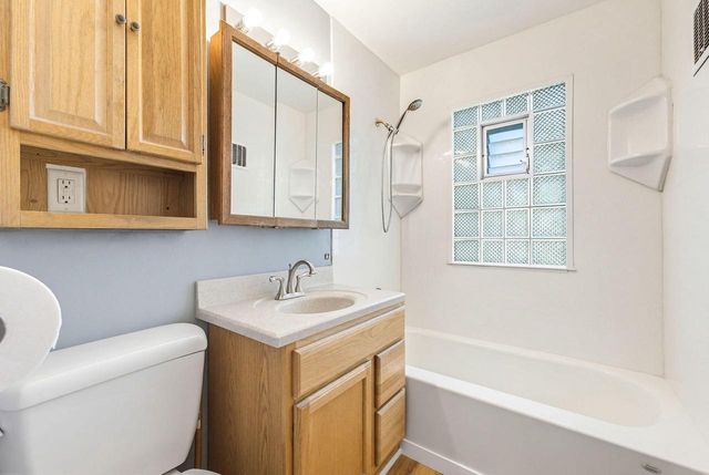 W226N3045 Duplainvlle ROAD, Waukesha, WI 53186