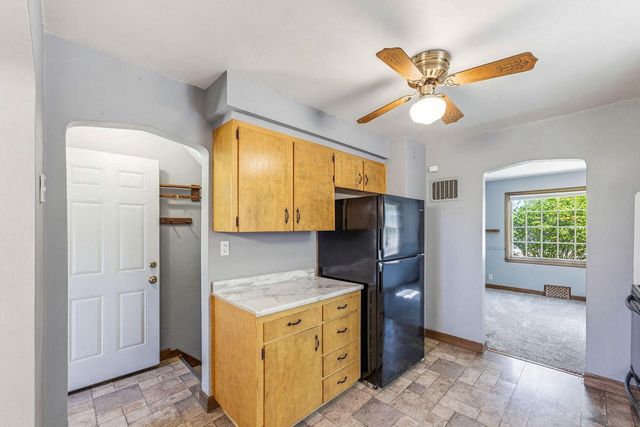W226N3045 Duplainvlle ROAD, Waukesha, WI 53186