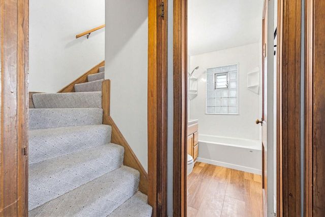 W226N3045 Duplainvlle ROAD, Waukesha, WI 53186