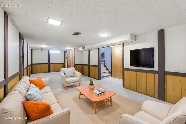 W226N3045 Duplainvlle ROAD, Waukesha, WI 53186