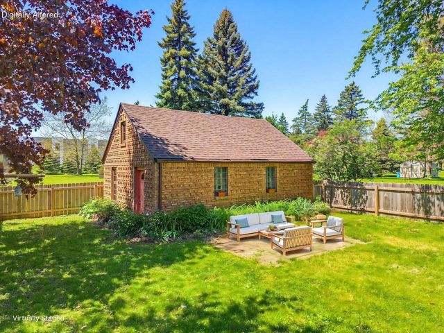 W226N3045 Duplainvlle ROAD, Waukesha, WI 53186