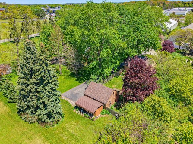 W226N3045 Duplainvlle ROAD, Waukesha, WI 53186