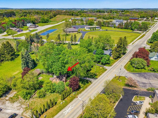 W226N3045 Duplainvlle ROAD, Waukesha, WI 53186