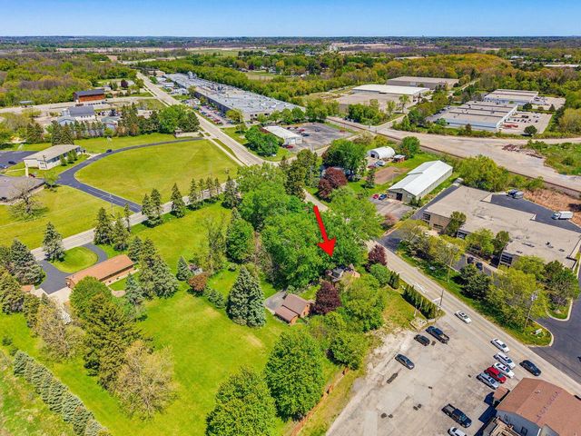 W226N3045 Duplainvlle ROAD, Waukesha, WI 53186