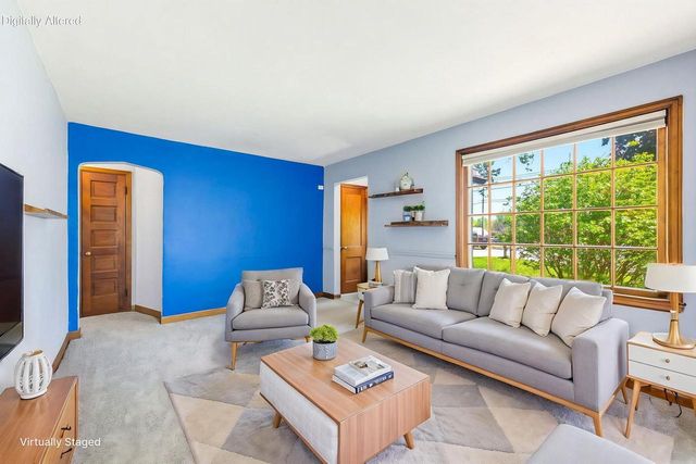 W226N3045 Duplainvlle ROAD, Waukesha, WI 53186