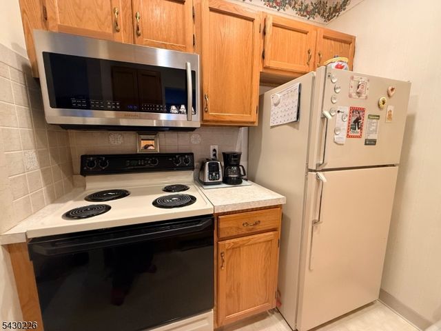 1302 Richmond Rd 302, West Milford Twp., NJ 07480