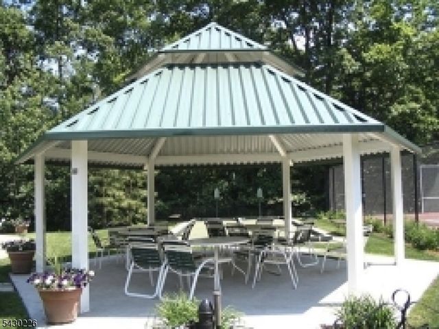 1302 Richmond Rd 302, West Milford Twp., NJ 07480