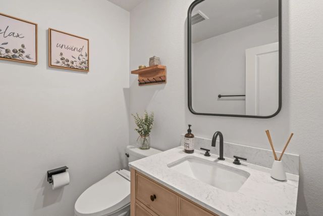 3012 Starry Night Dr, Escondido, CA 92029