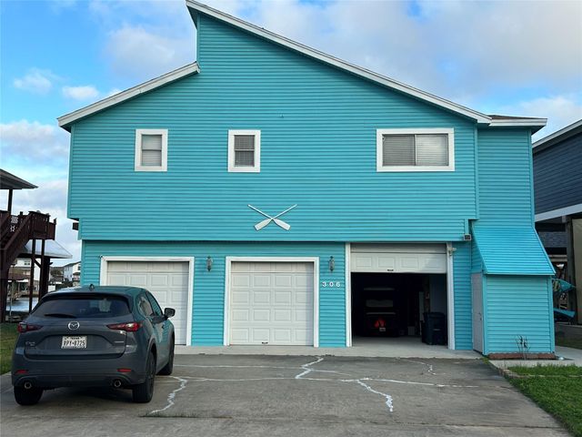 306 Isles End Road, Tiki Island, TX 77554