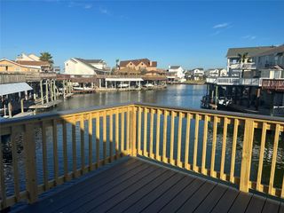 306 Isles End Road, Tiki Island, TX 77554