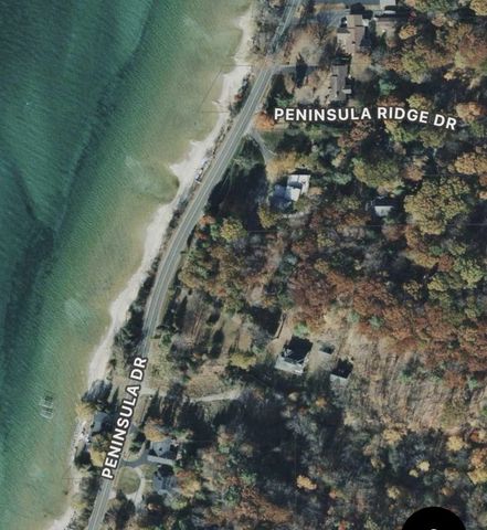 7608 Peninsula Road, Traverse City, MI 49686