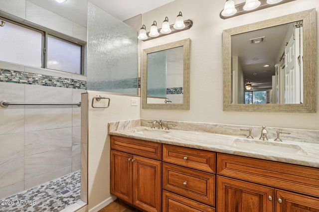 16081 W PICCADILLY Road, Goodyear, AZ 85395